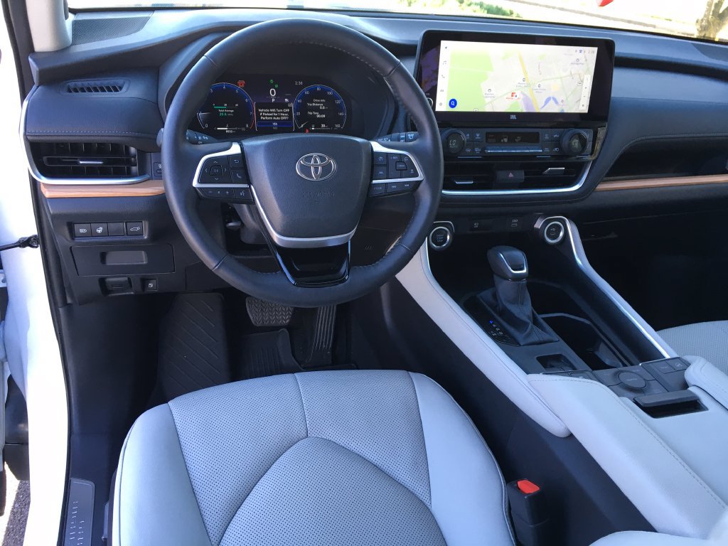Used 2026 Toyota Grand Highlander AWD image 24