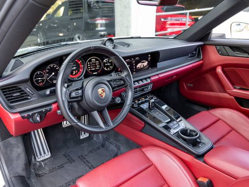Used 2022 Porsche 911 Carrera GTS RWD image 4