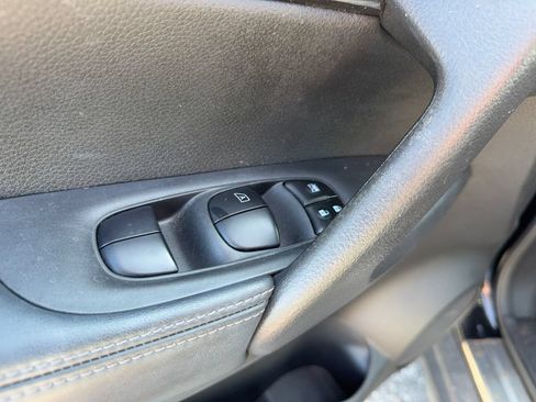 Used 2019 Nissan Rogue SV w/ Sun & Sound Touring Package AWD/4WD image 11