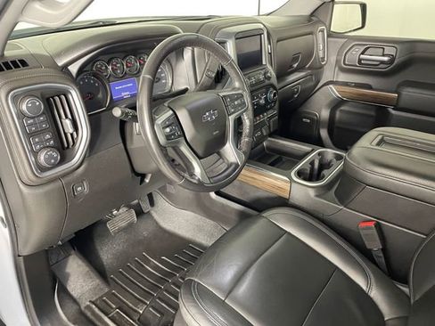 Used 2019 Chevrolet Silverado 1500 RST AWD/4WD image 3