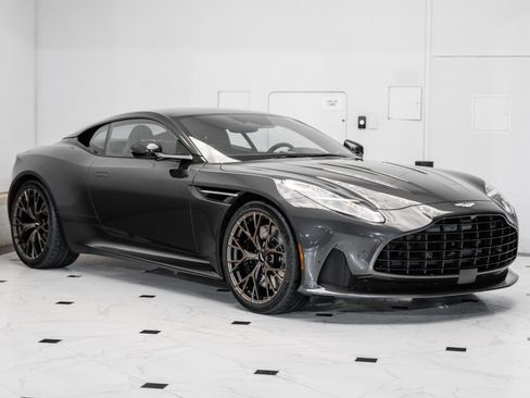Used 2025 Aston Martin DB12 Coupe image 1