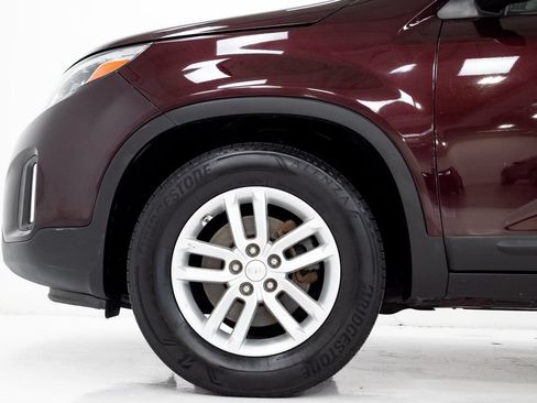 Used 2014 Kia Sorento LX FWD image 25