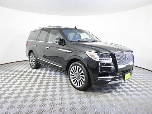 Used 2018 Lincoln Navigator Reserve w/ Technology Package AWD/4WD image 9