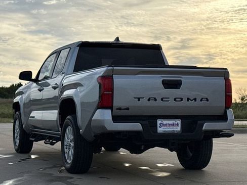 Used 2024 Toyota Tacoma SR5 AWD/4WD image 7