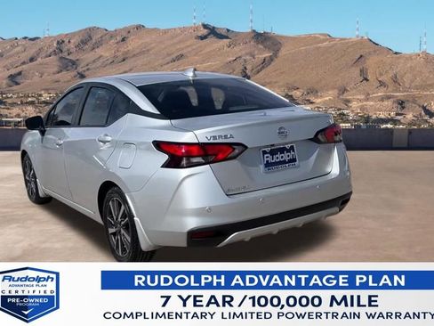 Used 2021 Nissan Versa SV image 5