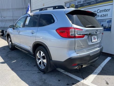 Used 2023 Subaru Ascent Premium w/ Convenience Package AWD/4WD image 3