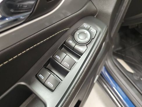 Used 2022 Chevrolet Traverse LT w/ LT Premium Package AWD/4WD image 12