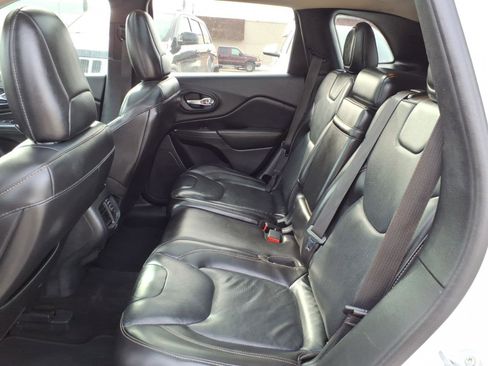 Used 2016 Jeep Cherokee Limited w/ Luxury Group image 5