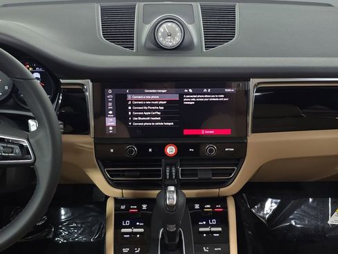 New 2026 Porsche Macan image 16