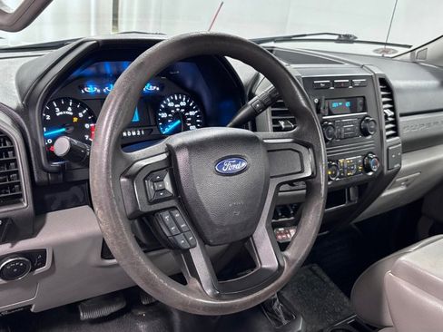 Used 2017 Ford F250 XL w/ Power Equipment Group AWD/4WD image 9