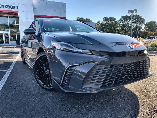 Used 2026 Toyota Camry SE FWD image 2