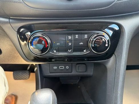 Used 2023 Buick Encore GX Preferred w/ Cold Weather Comfort Package AWD/4WD image 21