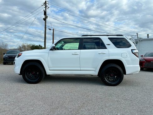 Used 2023 Toyota 4Runner TRD Sport w/ Technology Package image 10