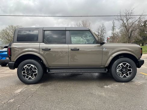 New 2026 Ford Bronco Outer Banks AWD/4WD image 4