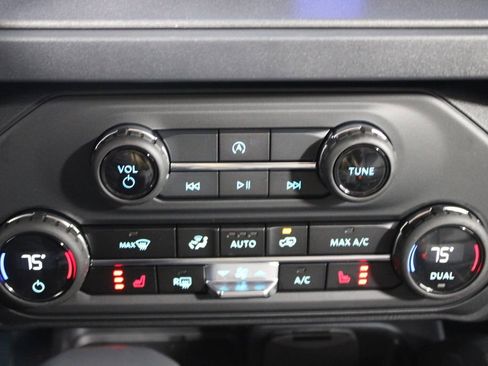 New 2025 Ford Bronco Big Bend w/ Black Diamond Package image 39