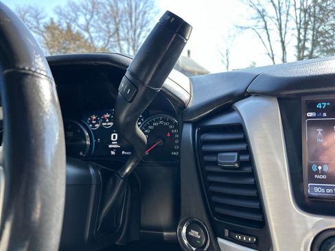 Used 2019 GMC Yukon XL SLT w/ Graphite Performance Edition image 19