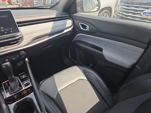 Used 2023 Jeep Compass Latitude AWD/4WD image 27