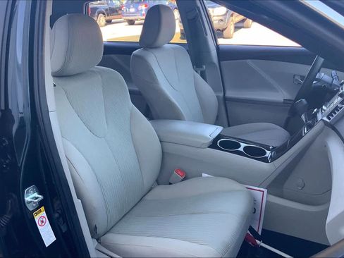 Used 2015 Toyota Venza LE image 9