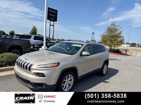 Used 2015 Jeep Cherokee Latitude w/ Comfort/Convenience Group FWD image 1