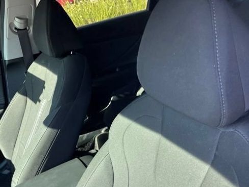 Used 2024 Hyundai Elantra SEL w/ Convenience Package FWD image 11