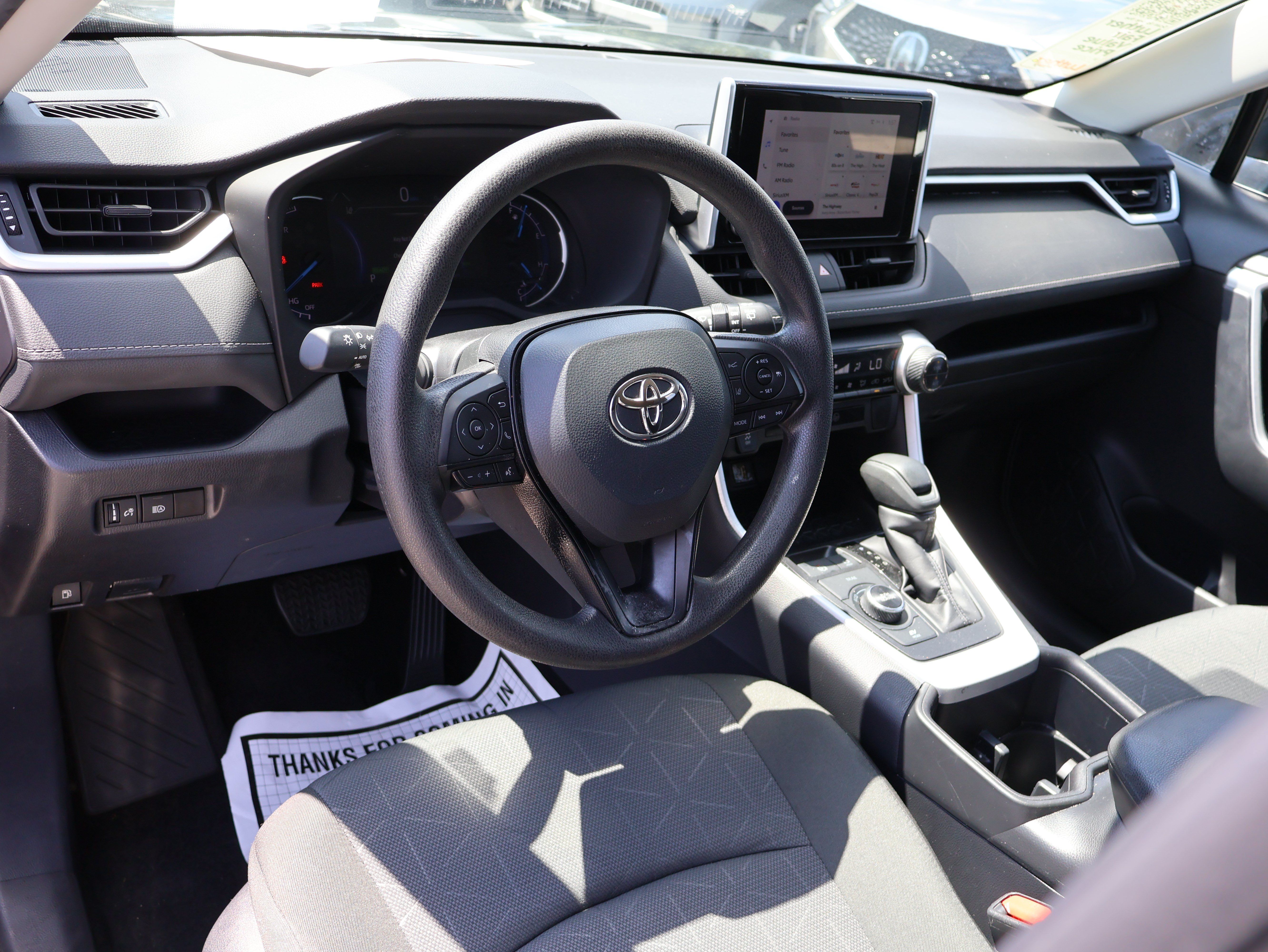 Used 2025 Toyota RAV4 XLE AWD/4WD image 23