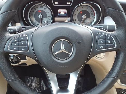Used 2017 Mercedes-Benz GLA 250 image 8