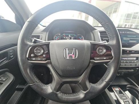 Used 2020 Honda Pilot Touring image 3