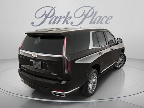 Used 2022 Cadillac Escalade Sport Platinum RWD image 4