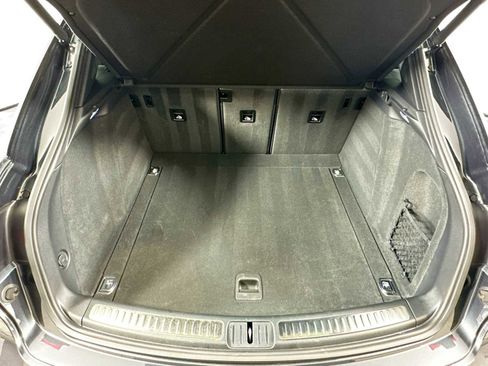 Used 2025 Porsche Macan image 26