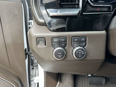 Certified 2023 GMC Sierra 1500 SLT w/ SLT Premium Package AWD/4WD image 18