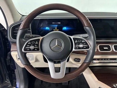 Used 2022 Mercedes-Benz GLS 450 4MATIC image 12