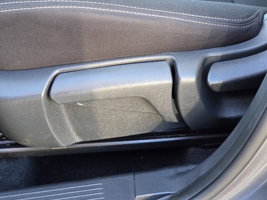 Used 2024 Nissan Rogue S AWD/4WD image 13