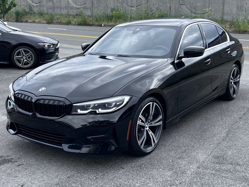 Used 2020 BMW 330i Sedan w/ Convenience Package RWD image 9