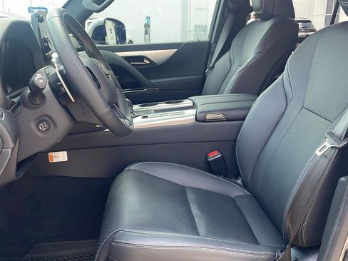 Used 2025 Lexus LX 700h F Sport AWD/4WD image 6