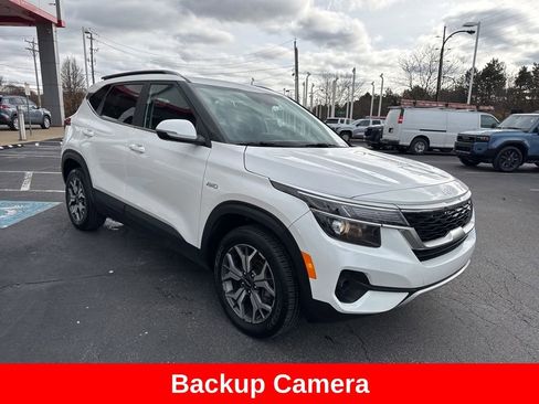 Used 2023 Kia Seltos EX image 9