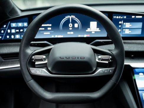 Used 2025 Lucid Air Pure image 43