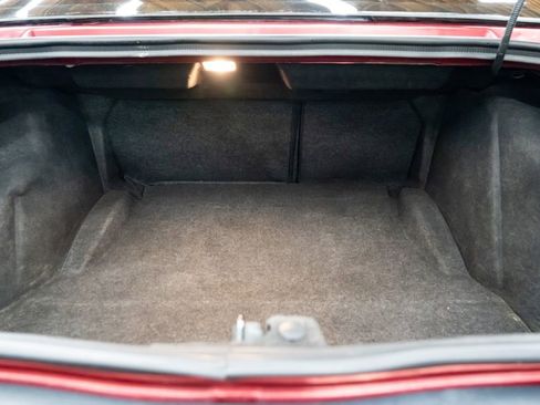 Used 2018 Dodge Challenger SXT RWD image 8