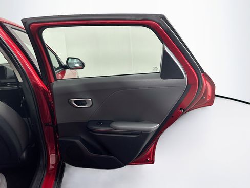 Used 2025 Kia K4 LXS image 30