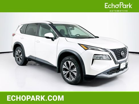 Used 2022 Nissan Rogue SV FWD image 1