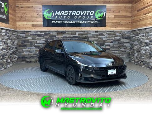 Certified 2023 Hyundai Elantra SEL image 1