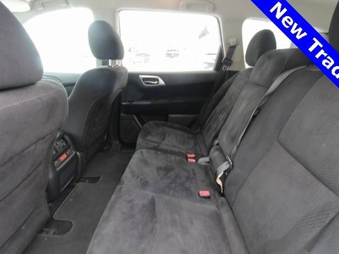 Used 2015 Nissan Pathfinder SV image 10