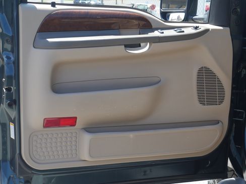 Used 2004 Ford F250 4x4 SuperCab Super Duty image 36