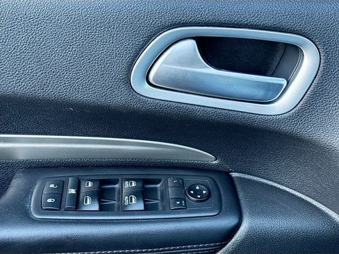 Used 2019 Dodge Durango SXT image 19