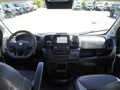 Used 2025 RAM ProMaster 2500 w/ Convenience Group FWD image 24
