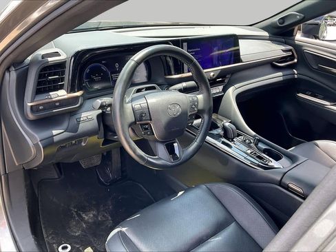 Used 2024 Toyota Crown Platinum AWD/4WD image 18