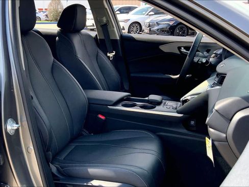 Used 2025 Acura TLX w/ Technology Package image 9