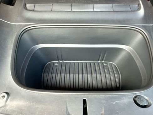 Used 2026 Tesla Model Y AWD image 12