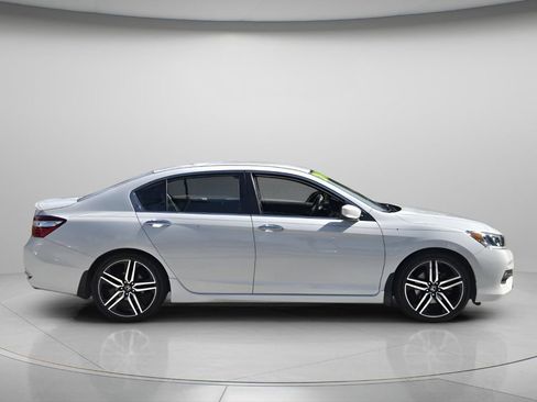 Used 2017 Honda Accord Sport Special Edition image 3