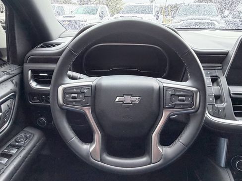 Used 2022 Chevrolet Tahoe Z71 w/ Z71 Off-Road Package image 14