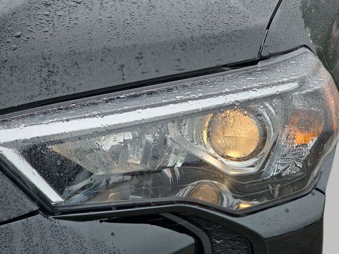 Used 2016 Toyota 4Runner SR5 Premium AWD/4WD image 39
